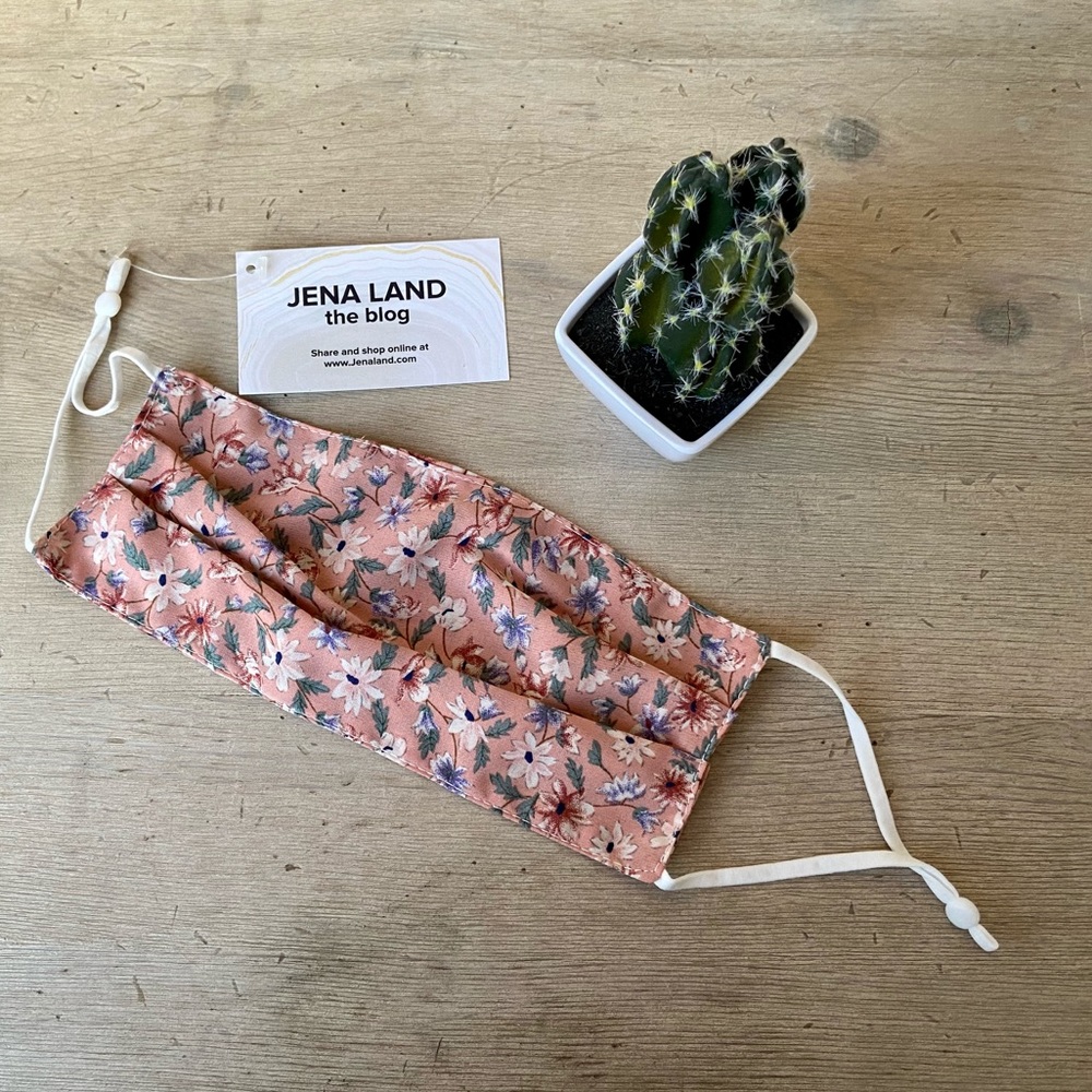 FREE w/$50+ BUNDLE * Pink Floral Face Mask